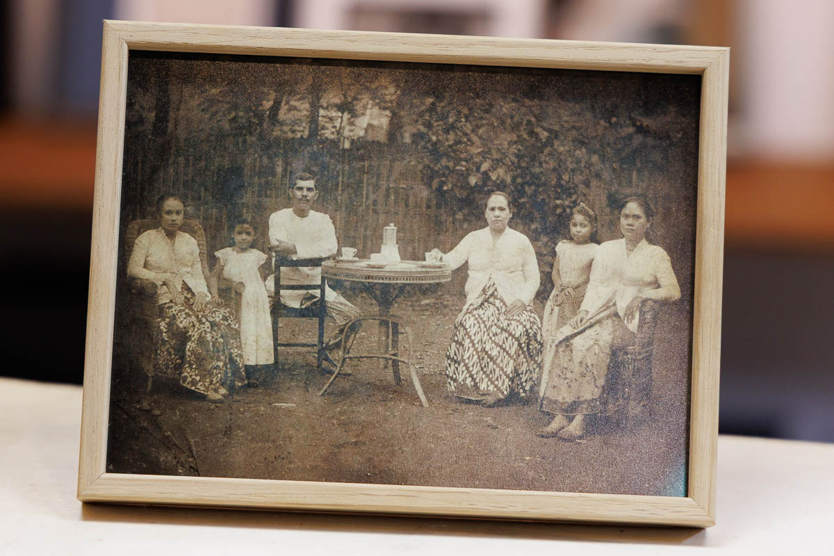 Gerestaureerde familiefoto ingelijst met anti-reflectieglas