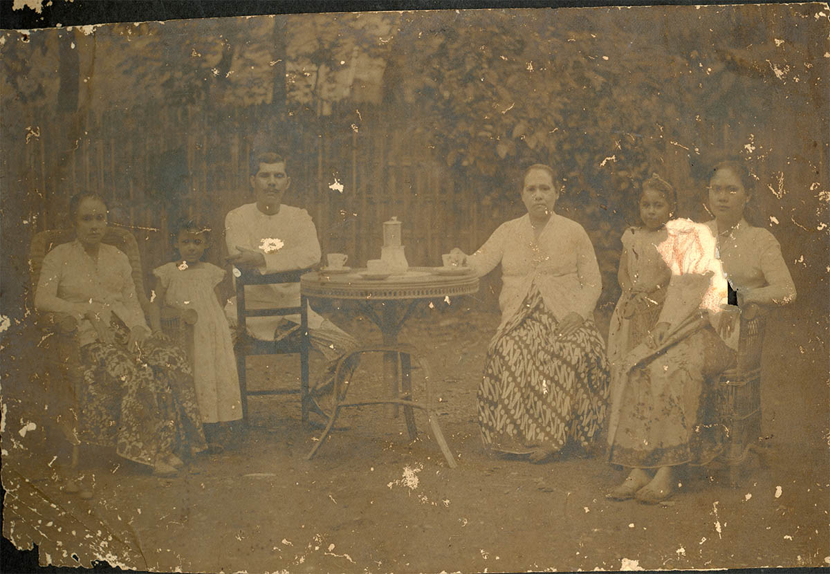 Voor restauratie – met alle beschadigingen